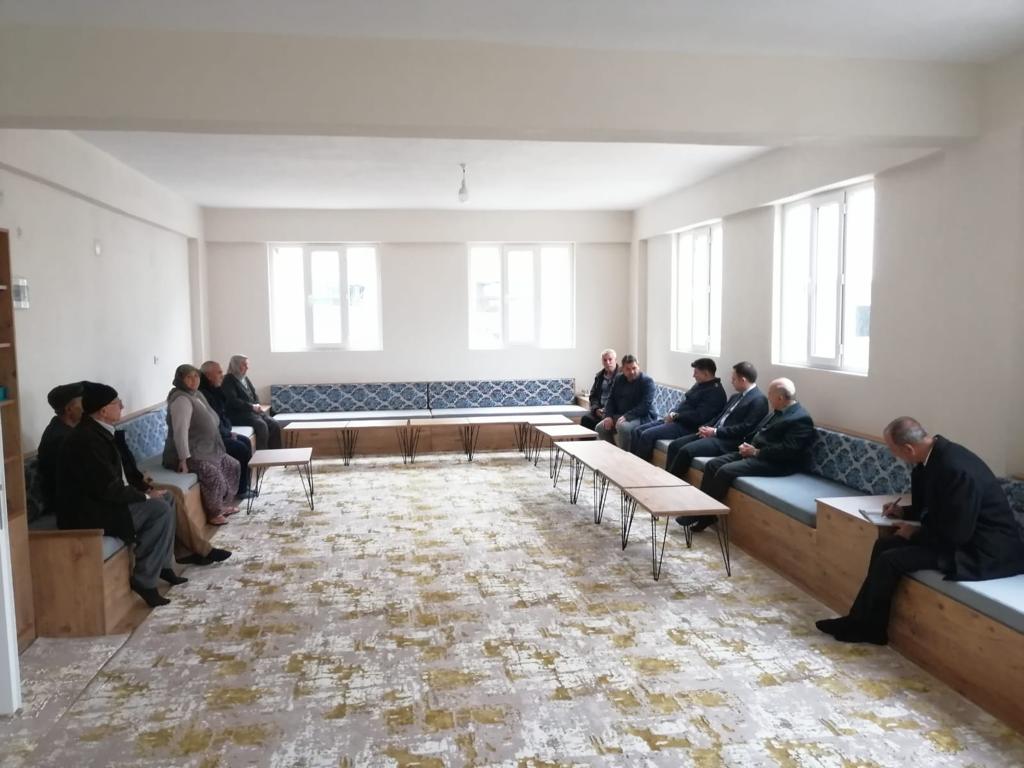 Kaymakamımız Burak KESER, Avşarlı, Yavuzlar, Önsenhopuru ve Hopurlu Mahallelerimizde vatandaşlarımızla bir araya geldi.